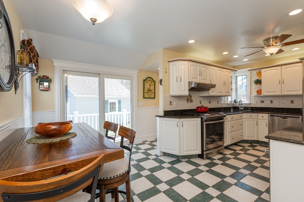 18 Orchard Cir