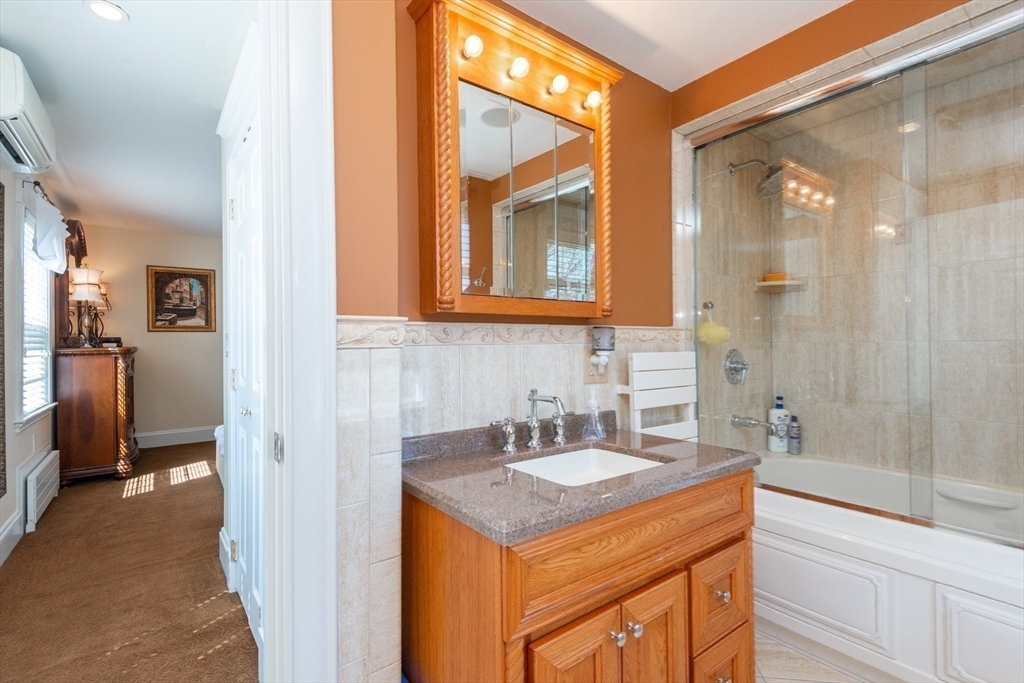 18 Orchard Cir