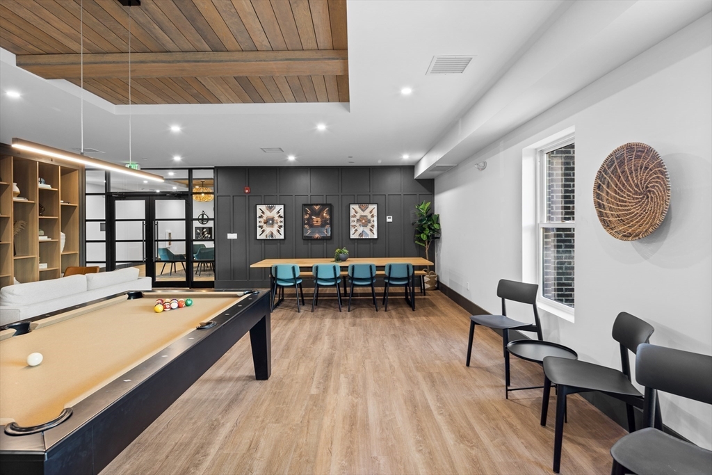 635 Main Street Unit: TH6