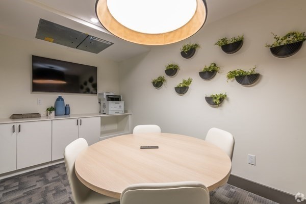 635 Main Street Unit: TH6