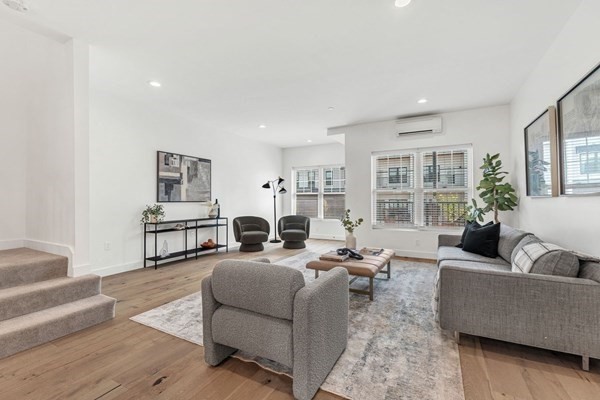 635 Main Street # 3 Unit: TH 3