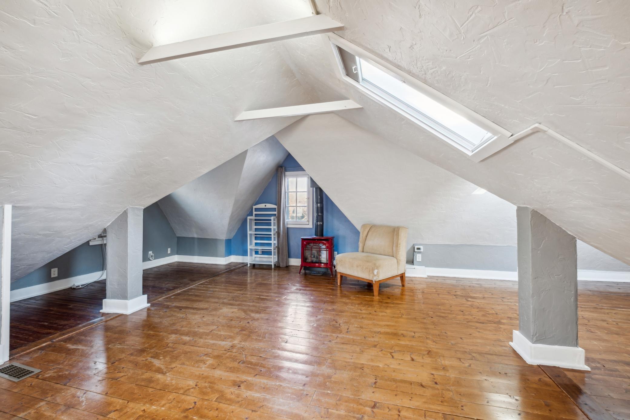 4552 Columbus Avenue