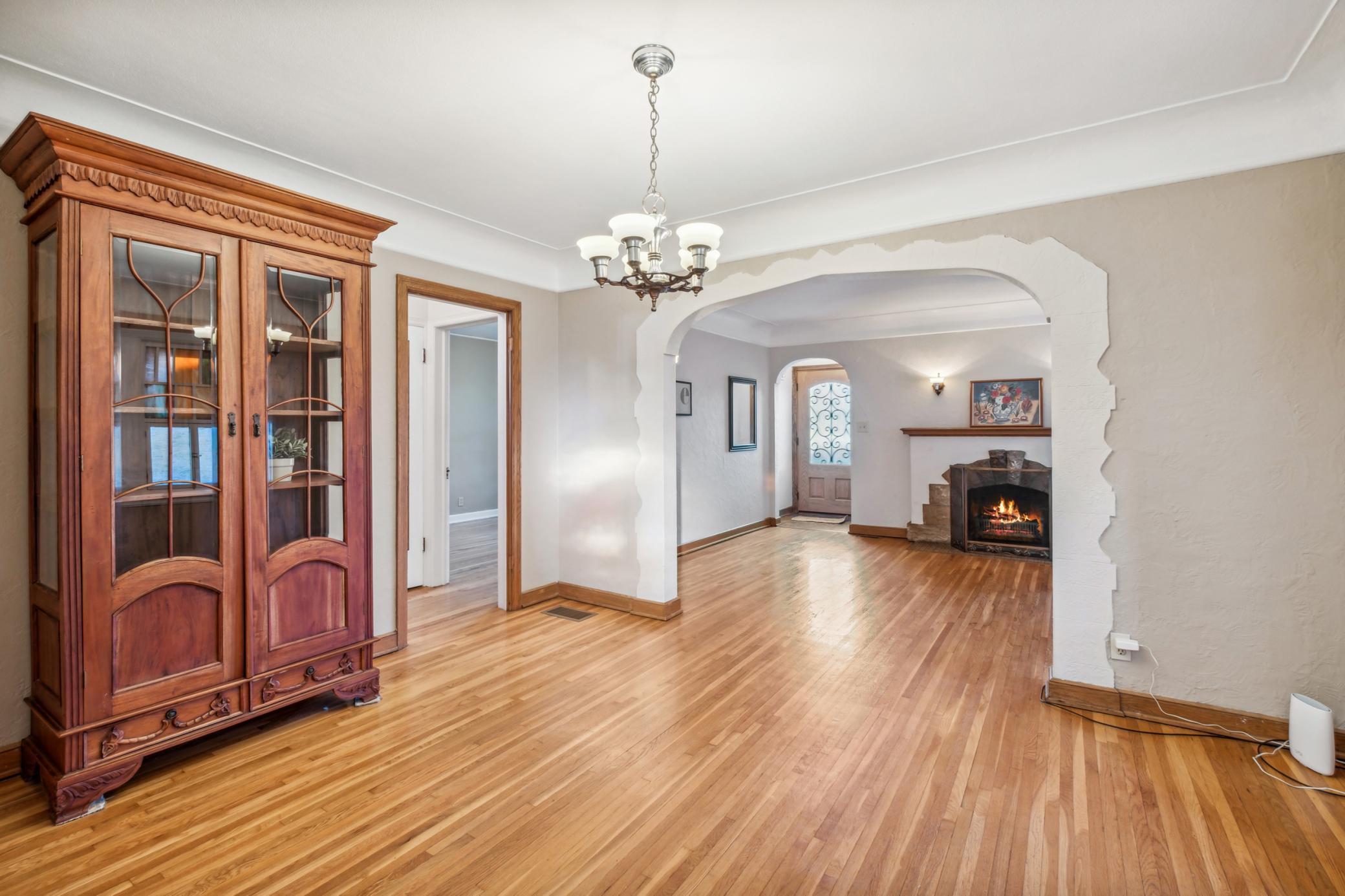 4552 Columbus Avenue