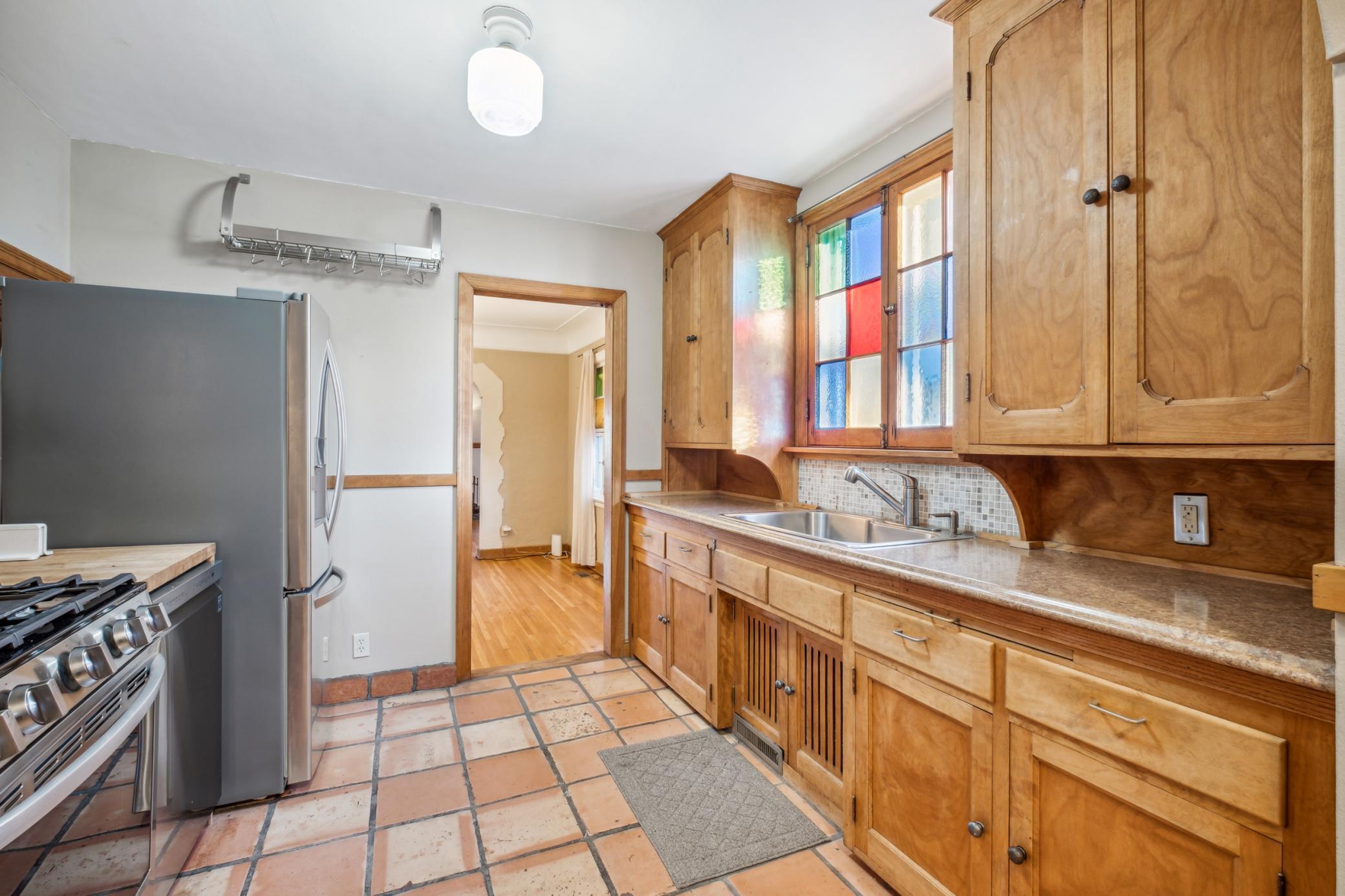 4552 Columbus Avenue