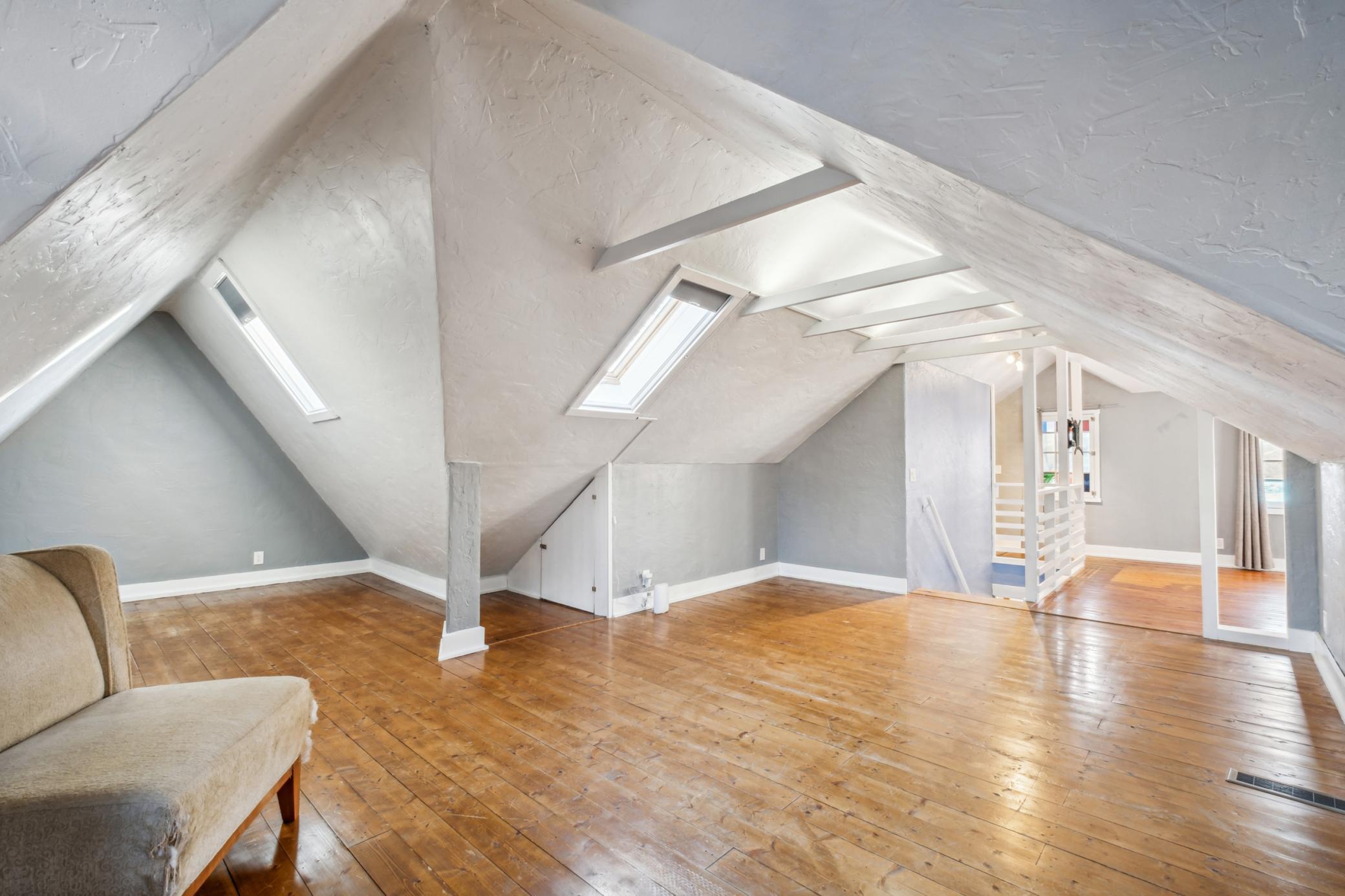 4552 Columbus Avenue