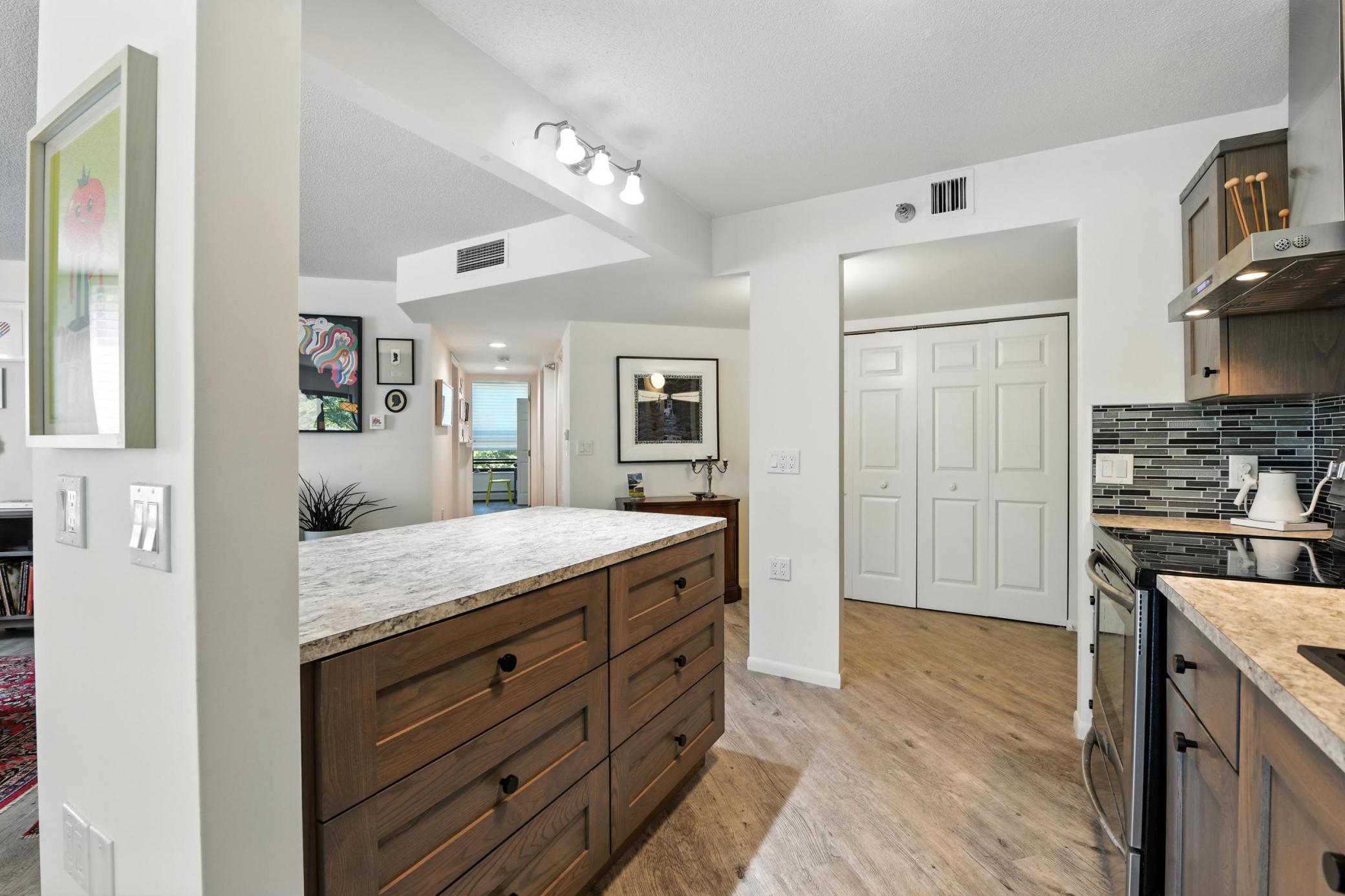 6615 Lake Shore Drive S Unit: 317