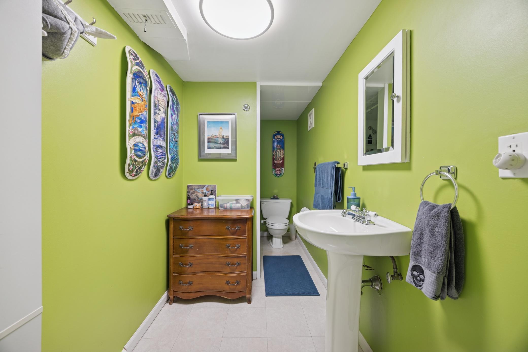 2706 Hayes Street NE