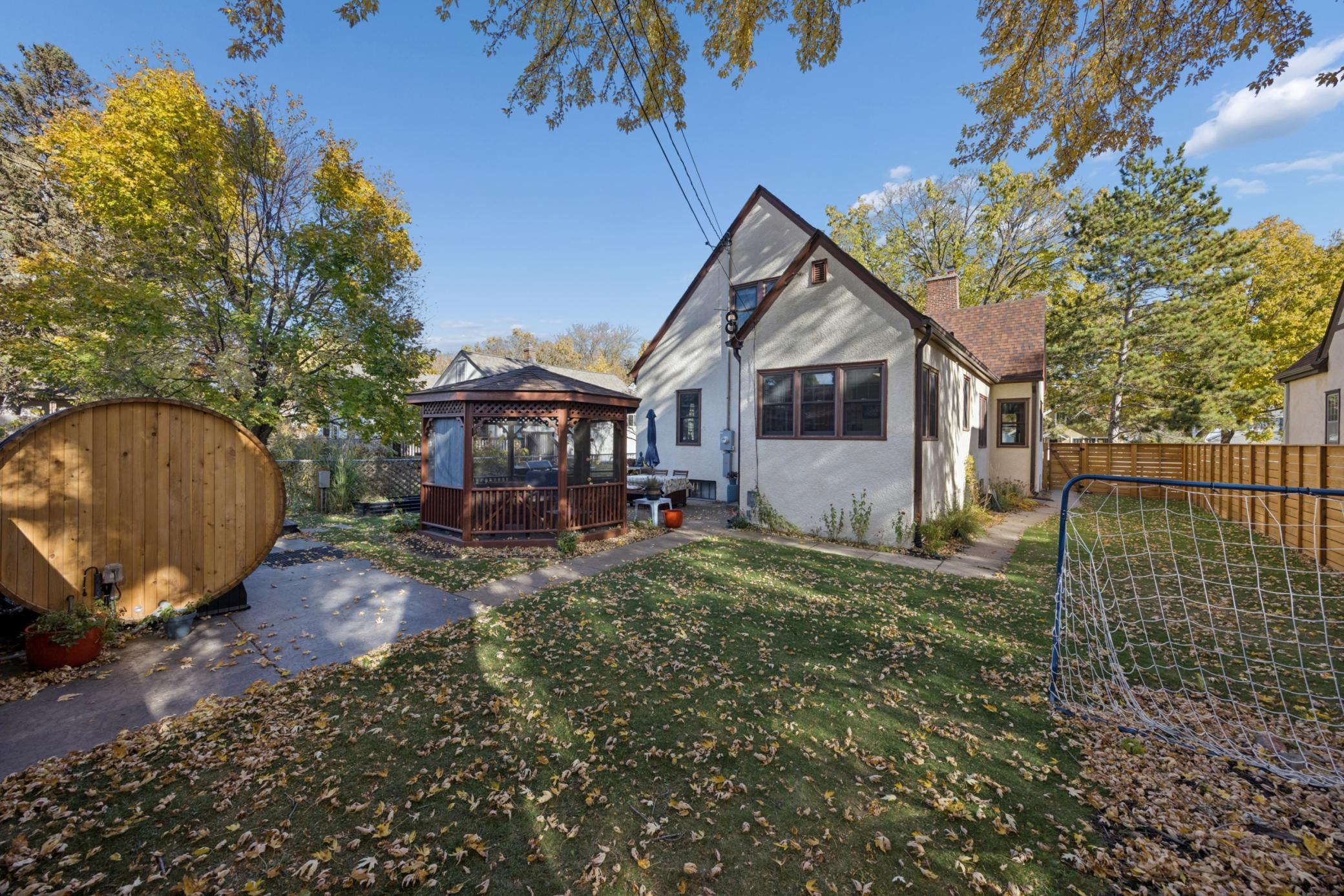 2706 Hayes Street NE