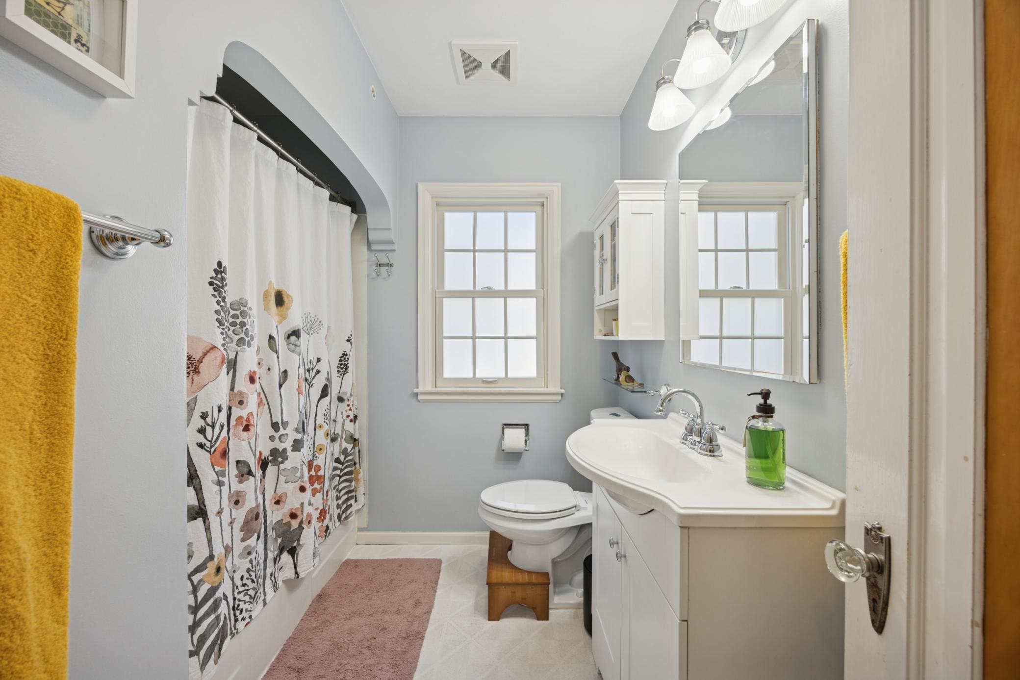 2706 Hayes Street NE