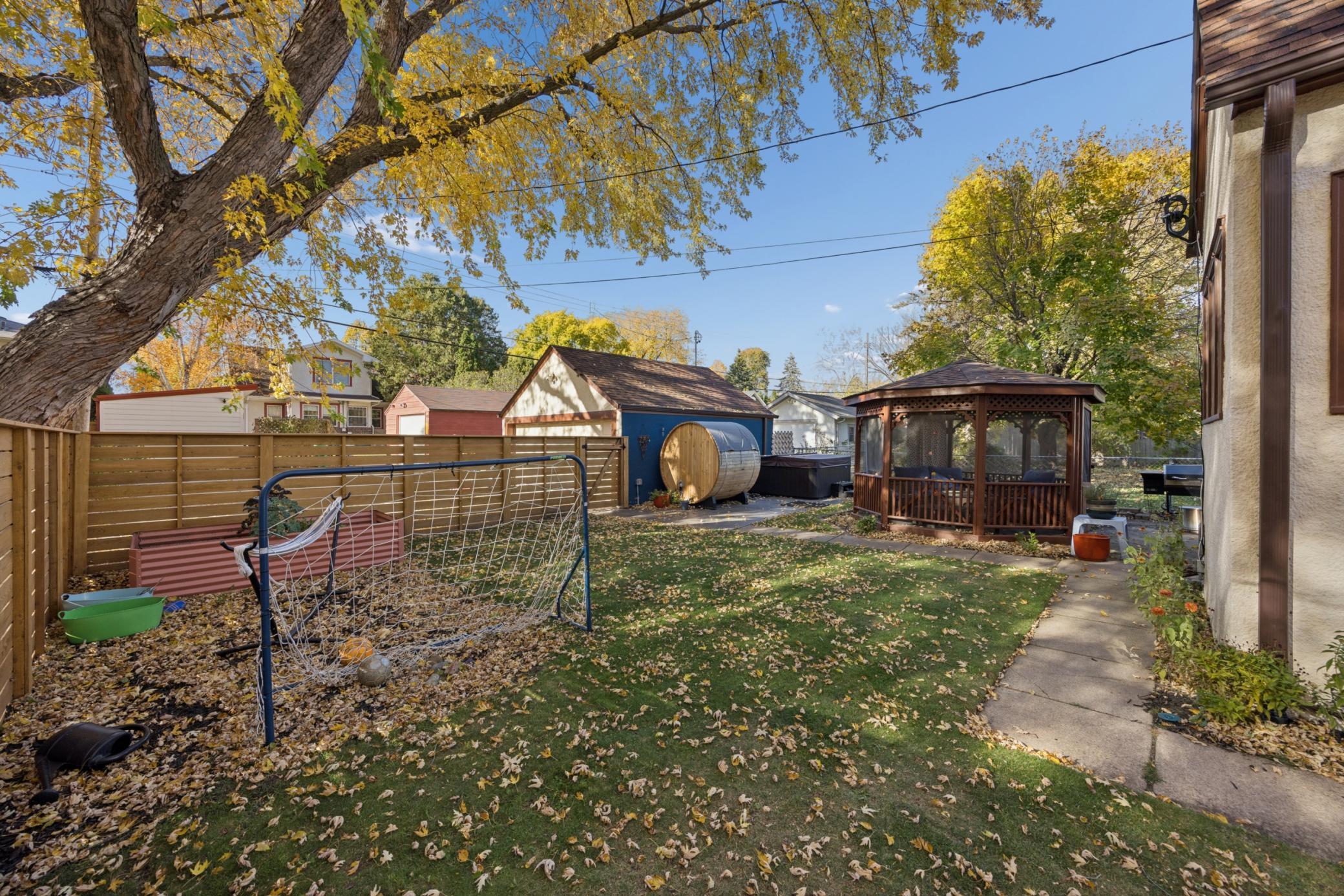 2706 Hayes Street NE