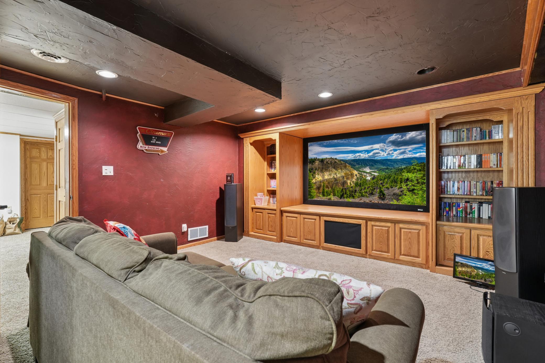 10860 Pawnee Avenue N