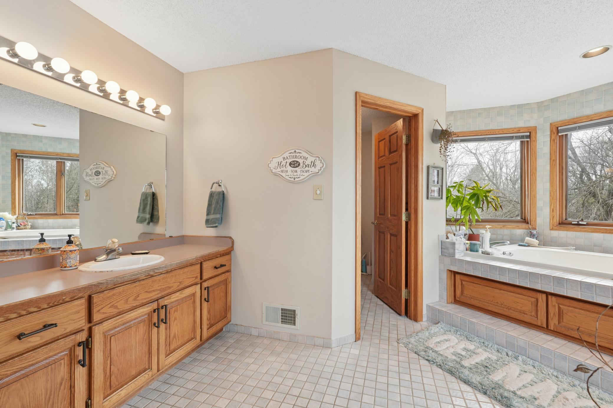 10860 Pawnee Avenue N