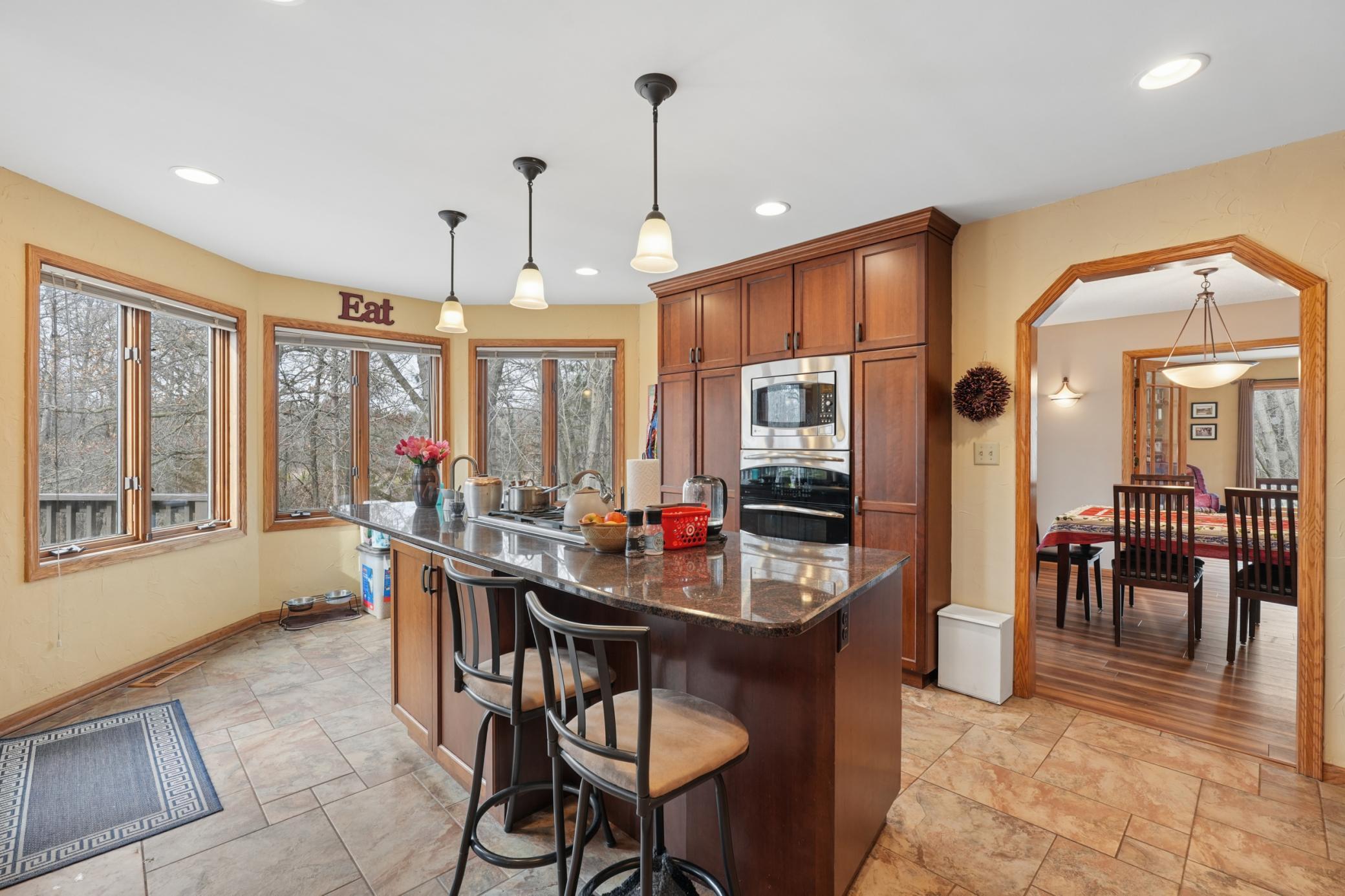 10860 Pawnee Avenue N