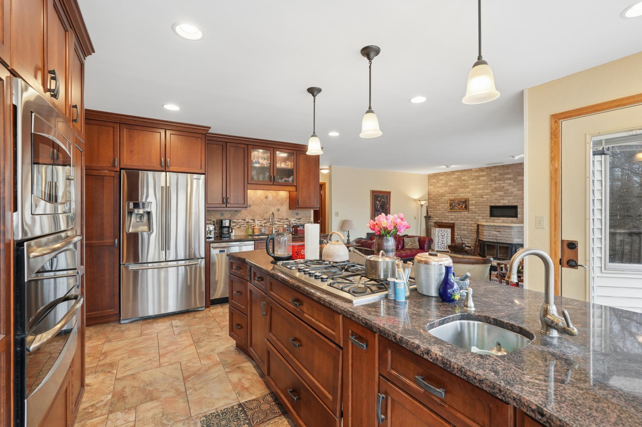 10860 Pawnee Avenue N