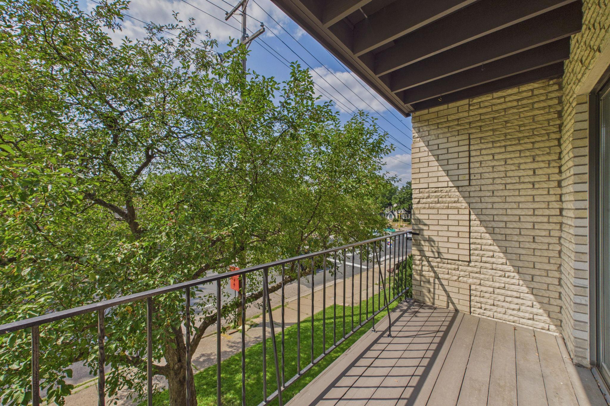 2809 E Minnehaha Parkway Unit: 205