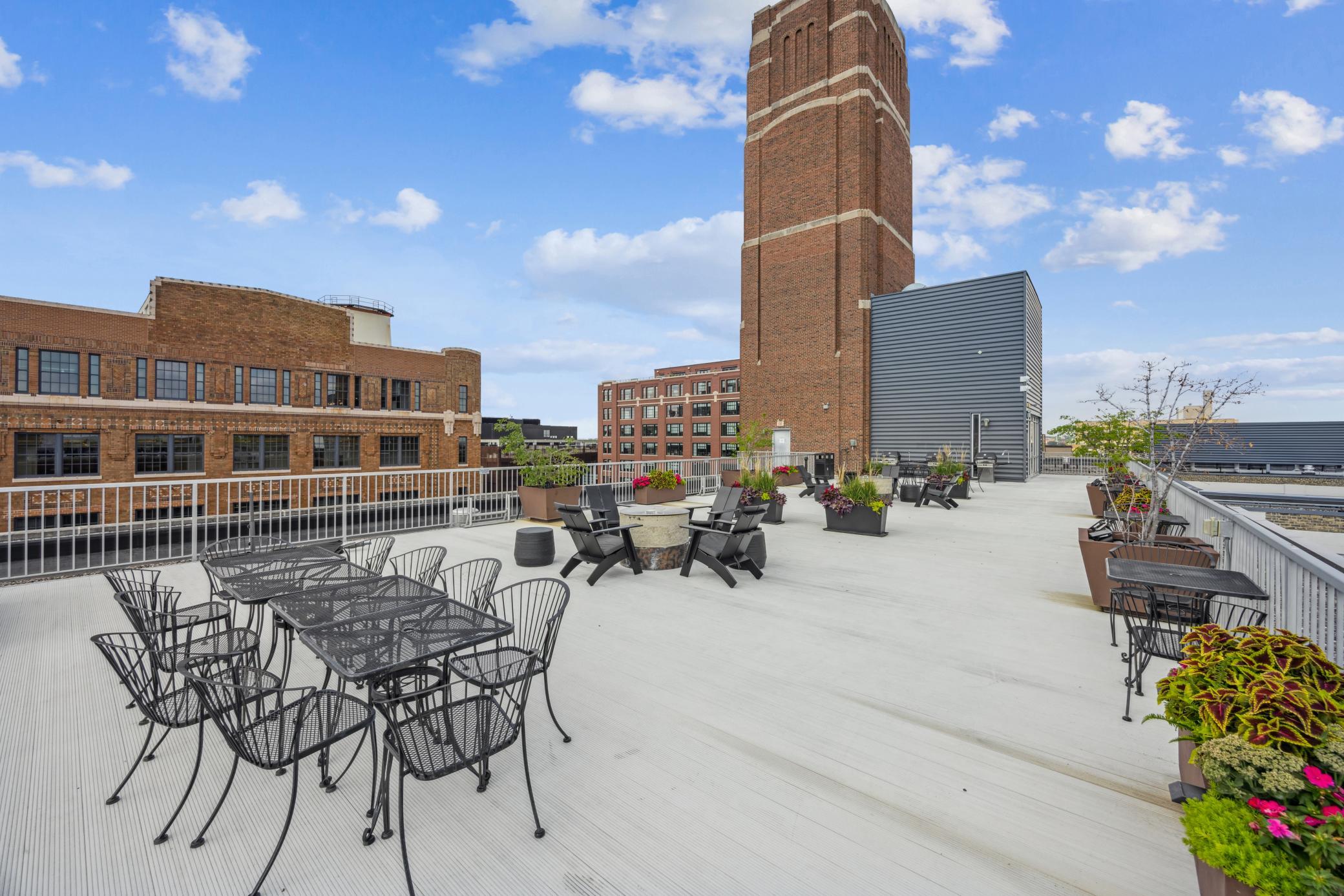 700 Washington Avenue N Unit: 507