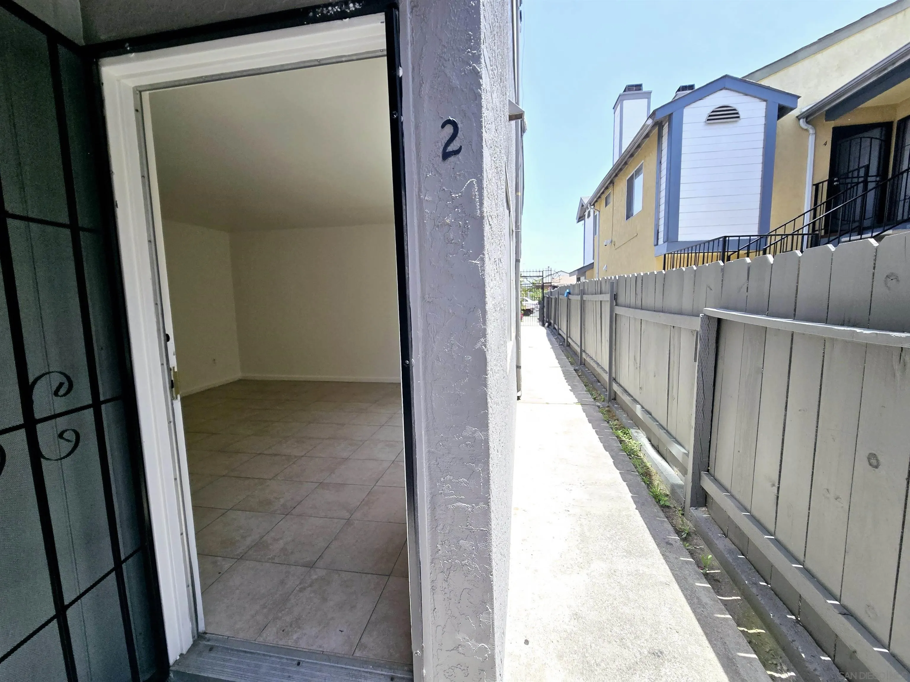 4338 Altadena Ave Unit 102