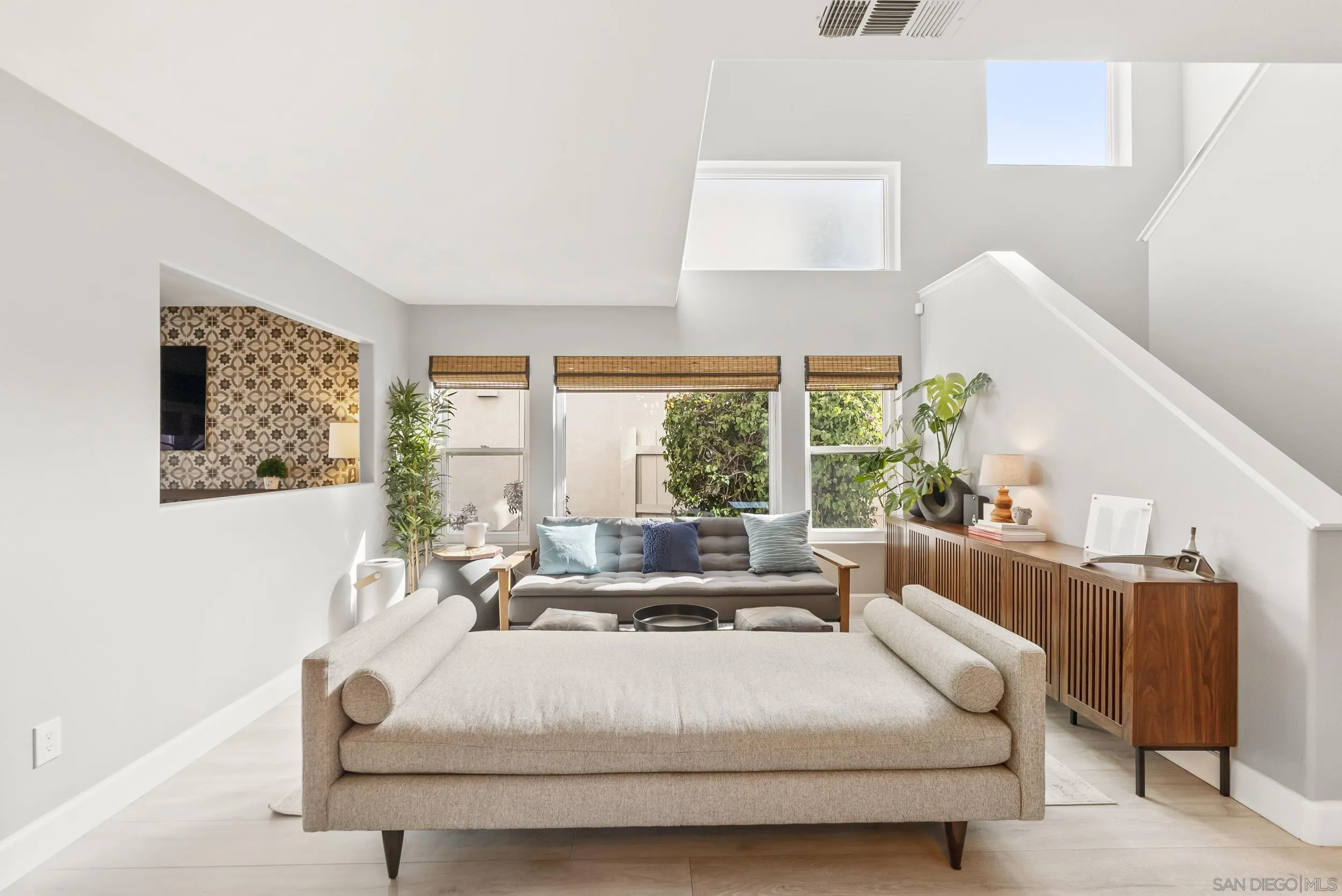 10935 Caminito Arboles