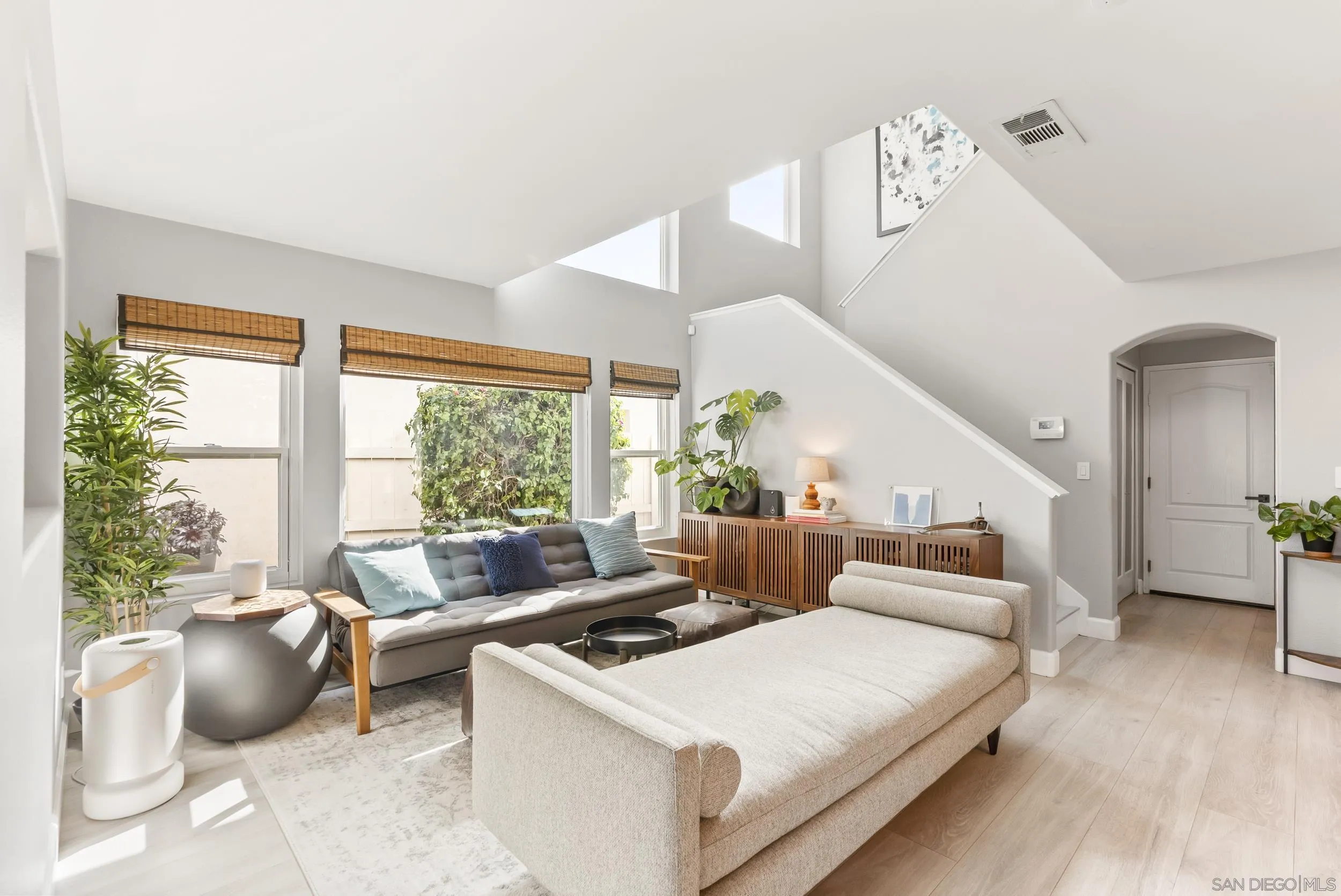 10935 Caminito Arboles