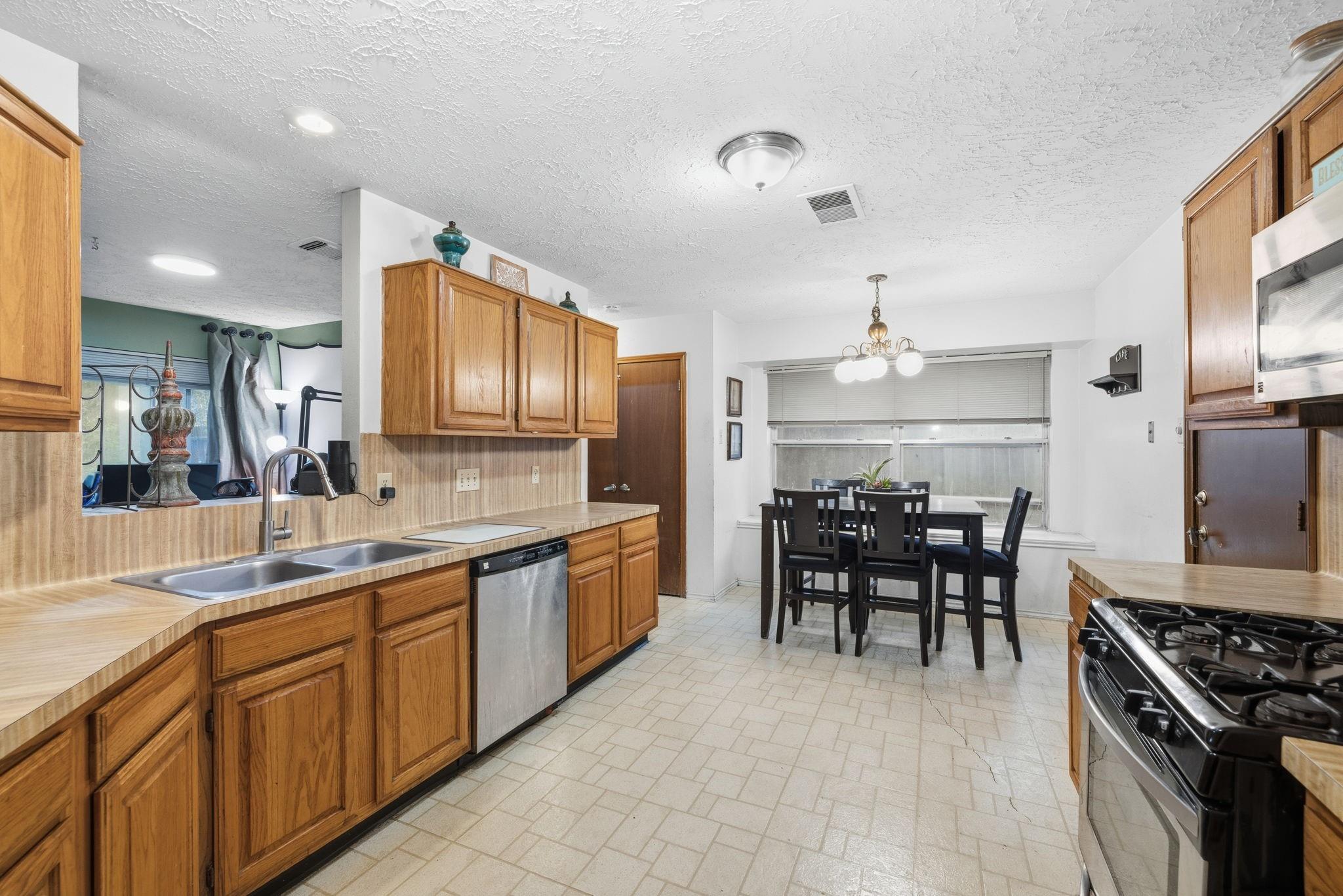 3418 Luton Park Drive