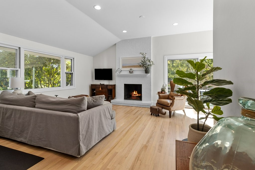 259 Black Point Lane