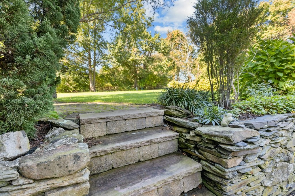 259 Black Point Lane