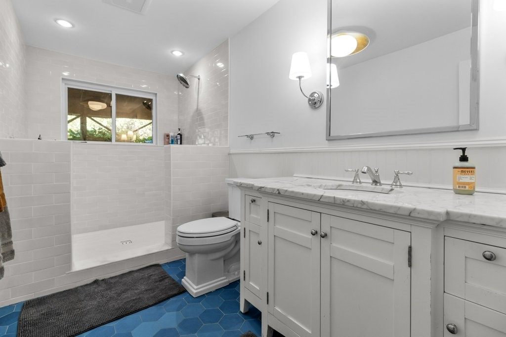259 Black Point Lane