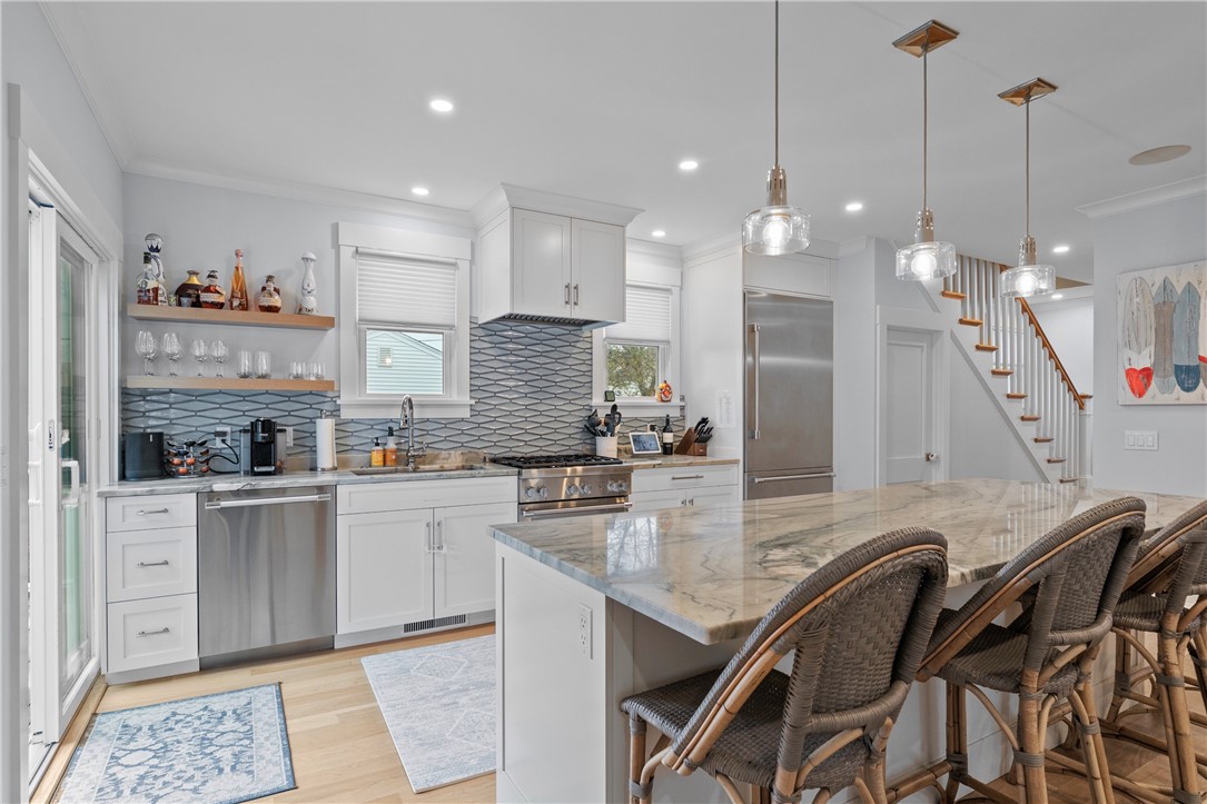 5 Narragansett Avenue
