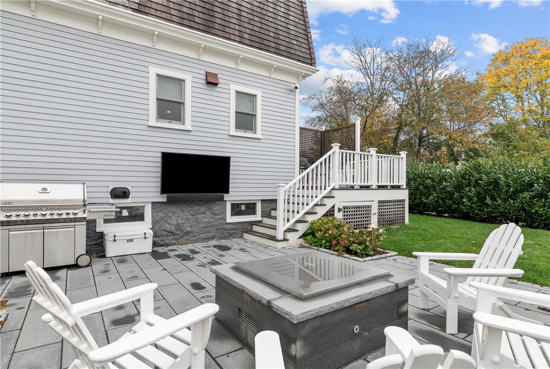 5 Narragansett Avenue