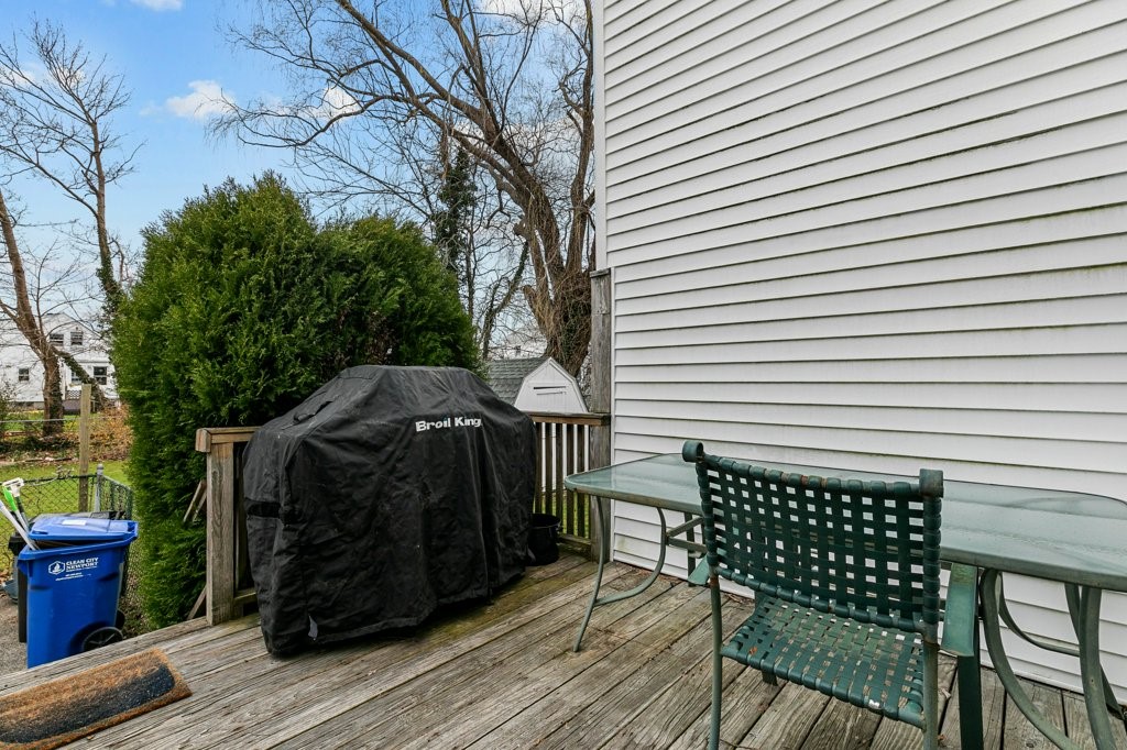 25 Merton Road