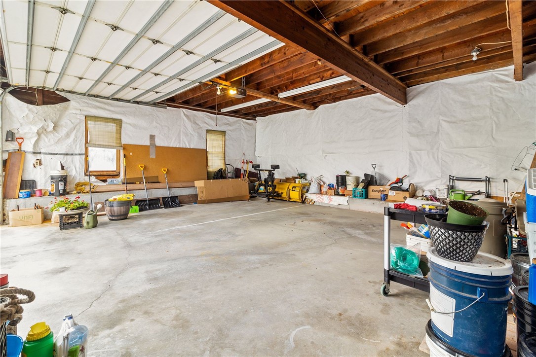 906 East Main Road