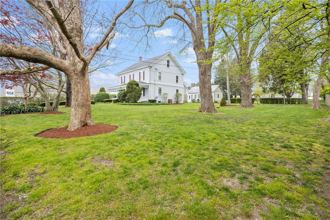 906 East Main Road