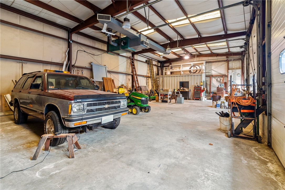 906 East Main Road