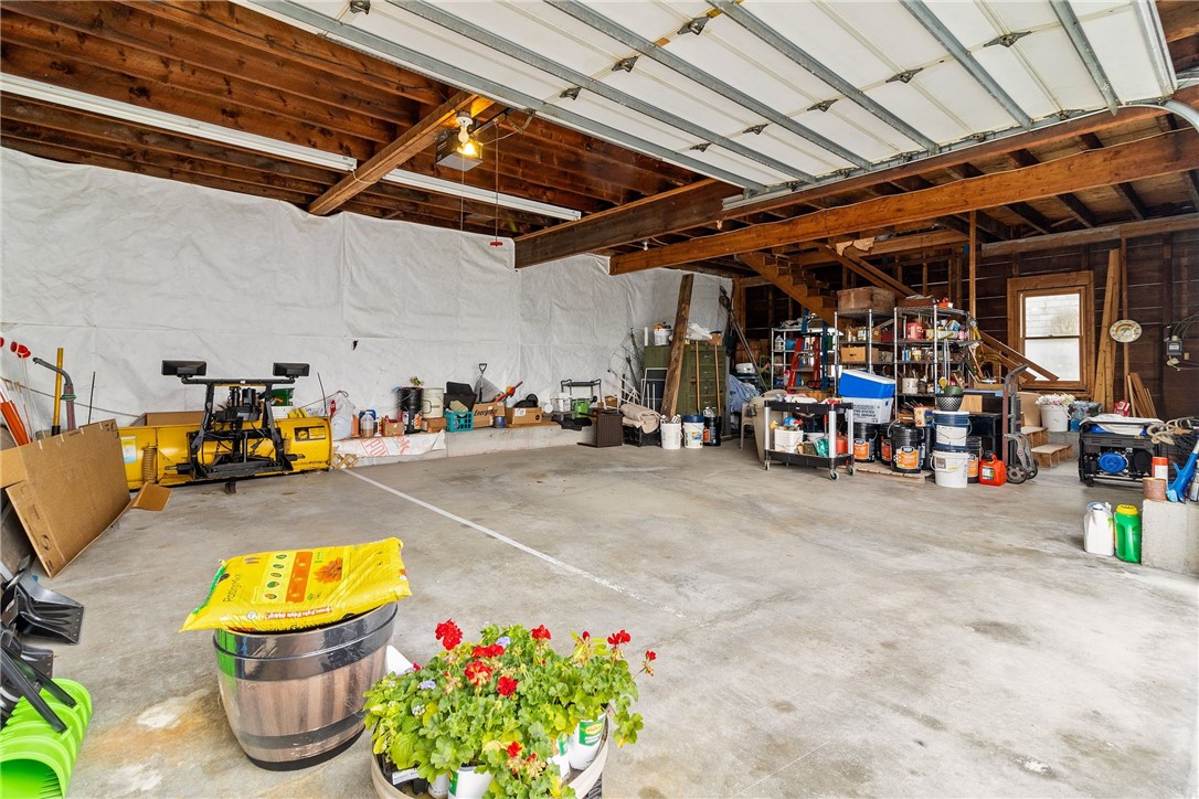 906 East Main Road
