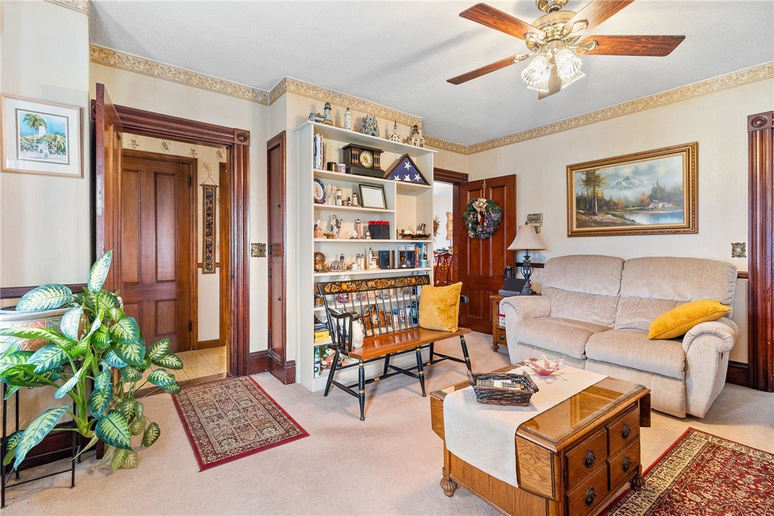 906 East Main Road