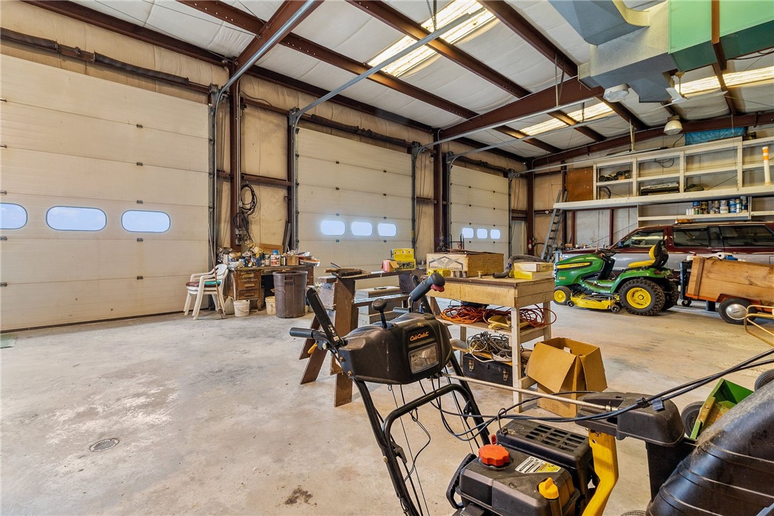 906 East Main Road
