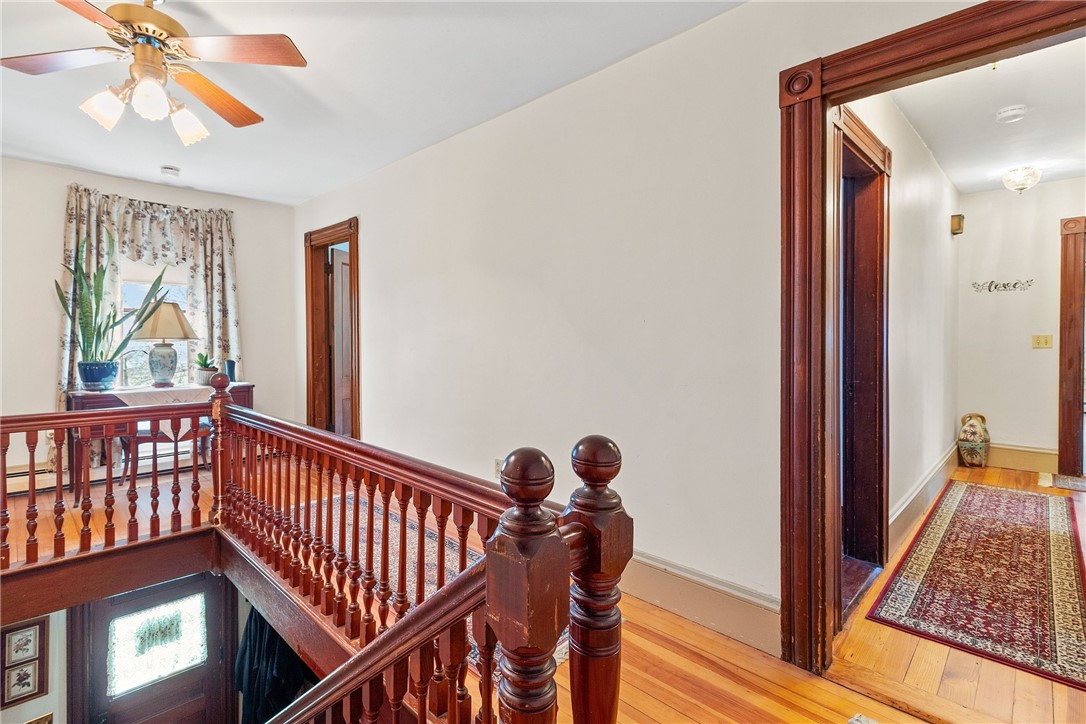 906 East Main Road