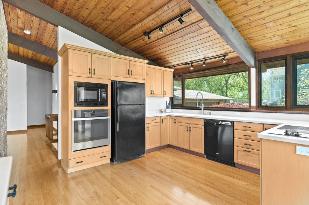 99 Black Point Lane