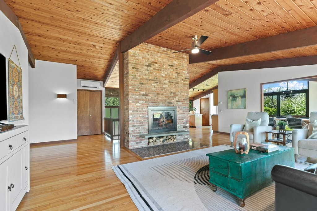 99 Black Point Lane