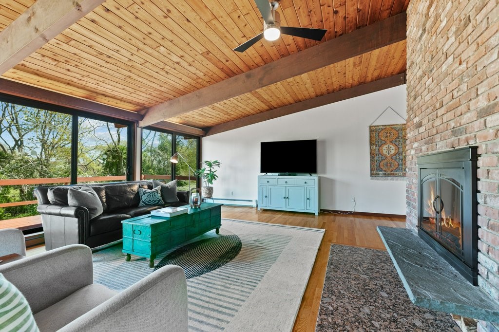 99 Black Point Lane