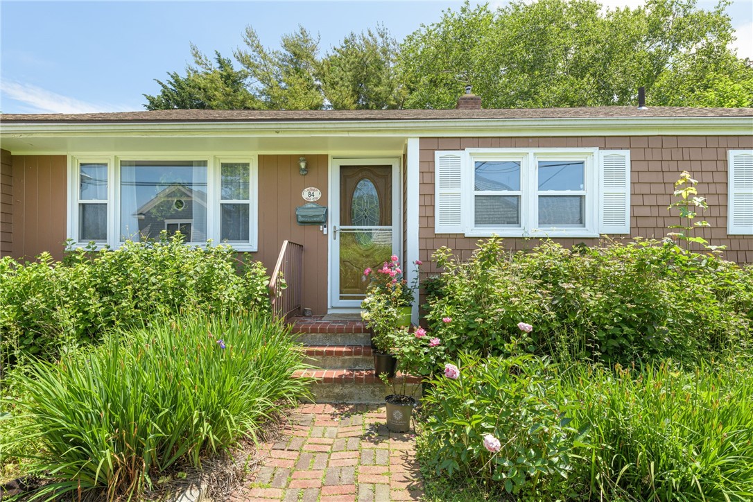84 Coggeshall Avenue