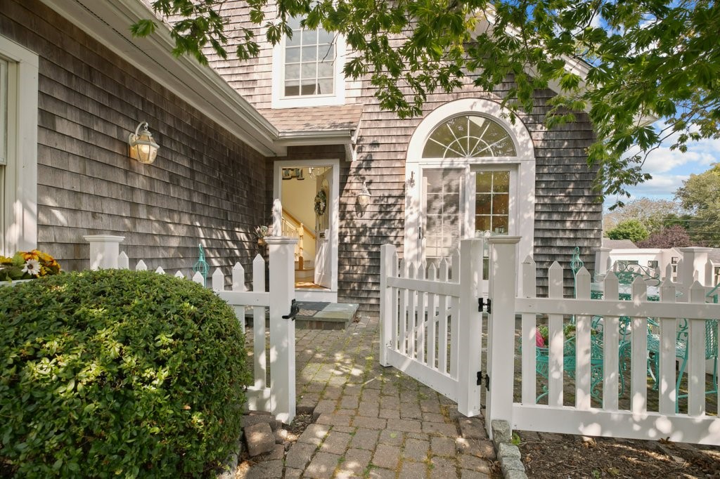 70 Merton Road