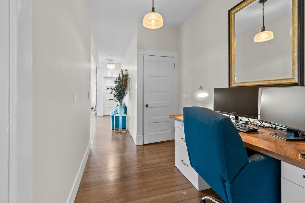 23 Mann Avenue 4