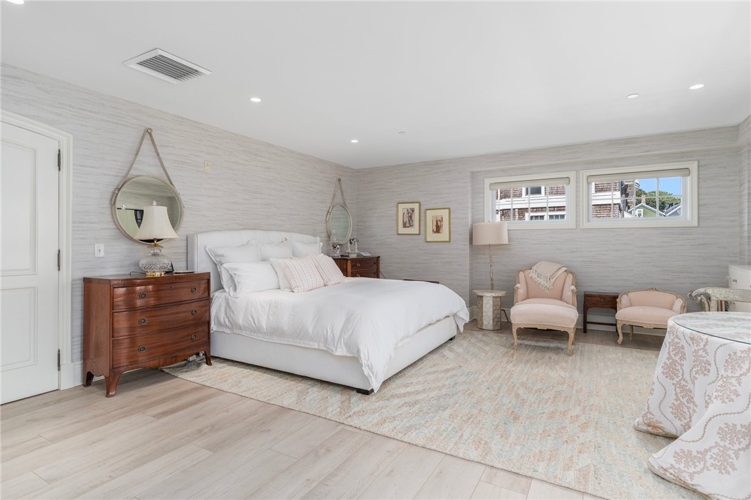 24 Brown and Howard Wharf 301