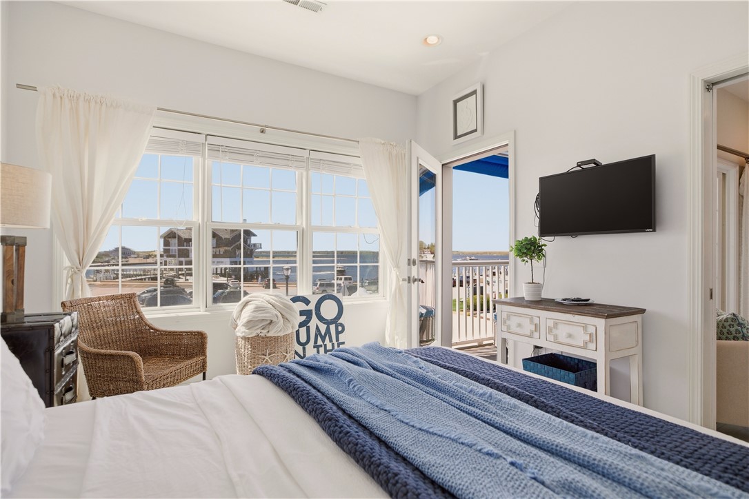 118 Bay Street 4