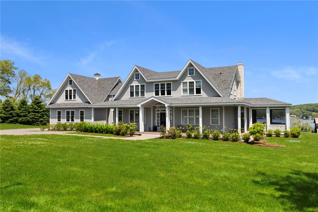 586 Nanaquaket Road
