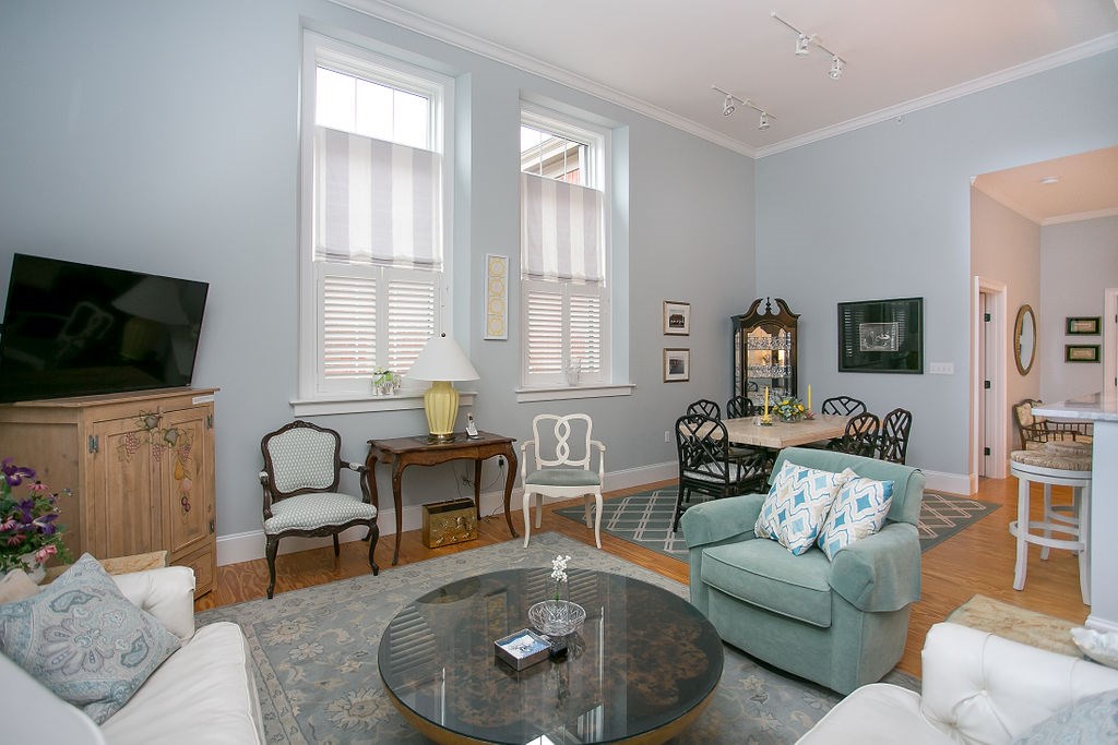 32 Carey Street 2C