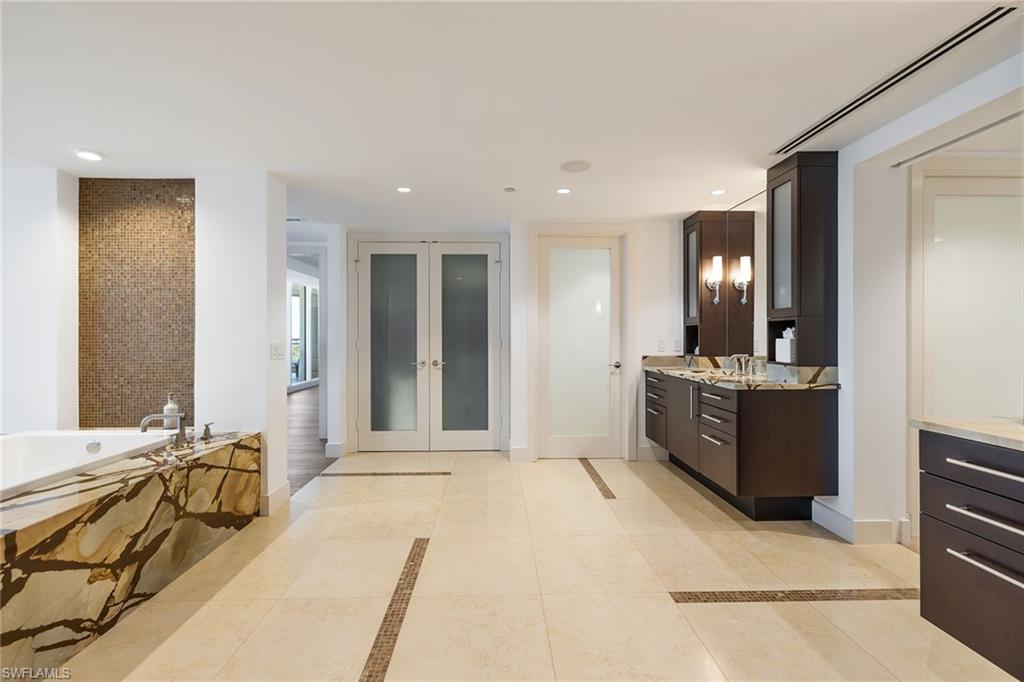 11125 Gulf Shore DR # 405