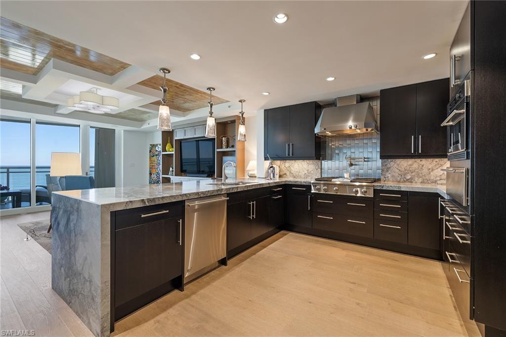 11125 Gulf Shore DR # 405