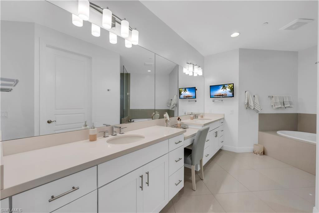 2739 Tiburon BLVD E 302